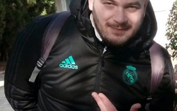 LE fc Tieks