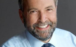 Analystes politiques QC