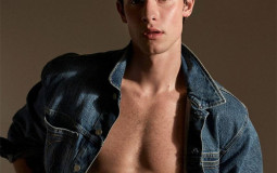 PLEASE PUNCH ME IN THE FACE