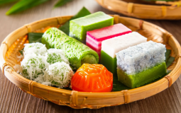 Kuih Kueh Kue - Traditional Food Malaysia/Singapore/Brunei/Indo