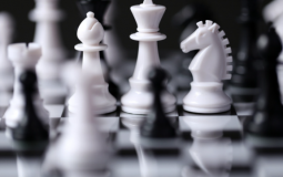 ouvertures avec les noirs sur d4 (niveau 1500-1800fide)