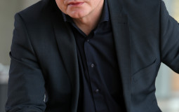 Latviešu aktieri